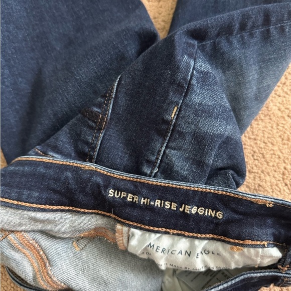 American Eagle Outfitters Women’s Super Hi Rise Jegging Size 4 Medium-Dark Wash - Picture 8 of 9